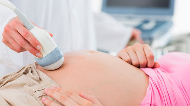Hungría exige que las madres escuchen el latido del corazón del feto antes de abortar