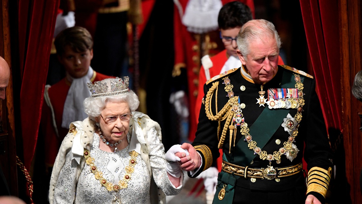Encuesta | ¿Le parece bien que sea Carlos III quien suceda a Isabel II en el trono británico?
