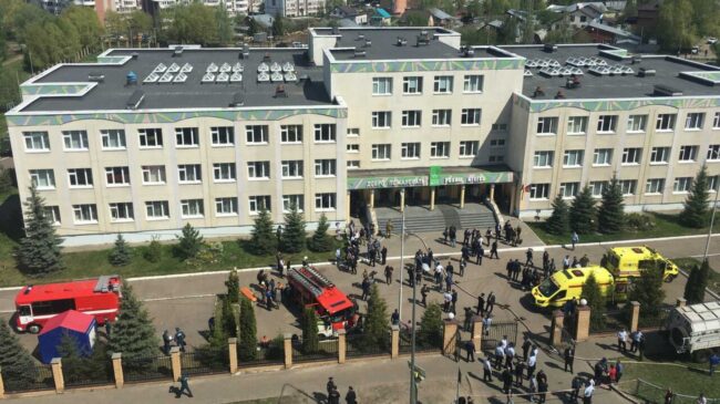 (VÍDEO) Al menos 17 muertos y 23 heridos por un tiroteo en una escuela de Rusia