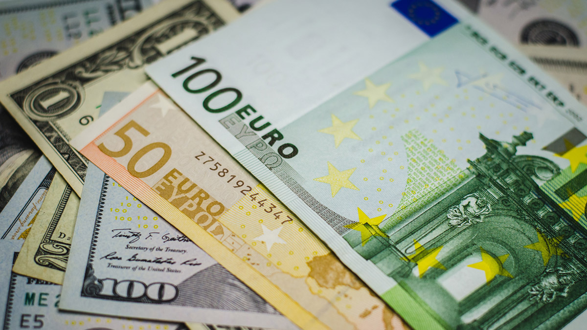 El euro sigue de capa caída: las elecciones en Italia vuelven a provocar un mínimo histórico en su valor respecto al dólar
