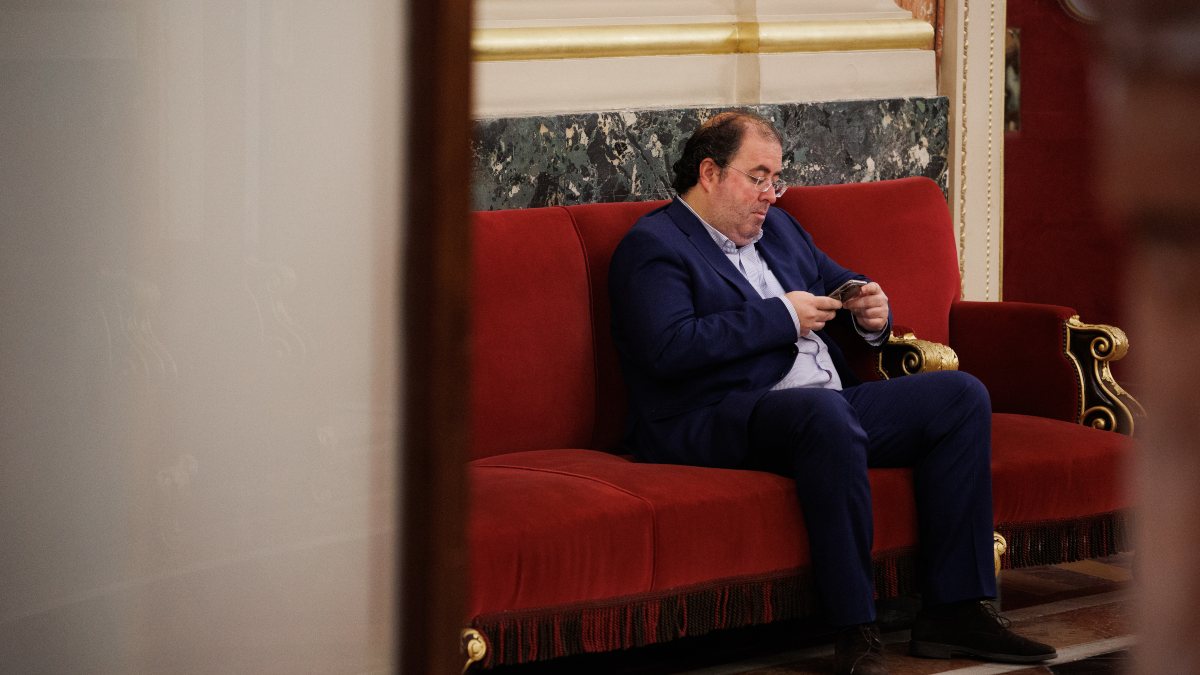 La Fiscalía rechaza archivar la causa de prevaricación contra el popular Alberto Casero