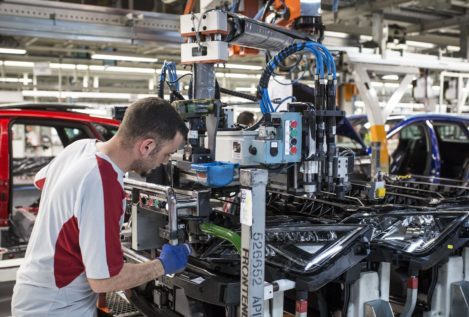 Seat y sindicatos firman un ERTE de tres meses por la falta de chips