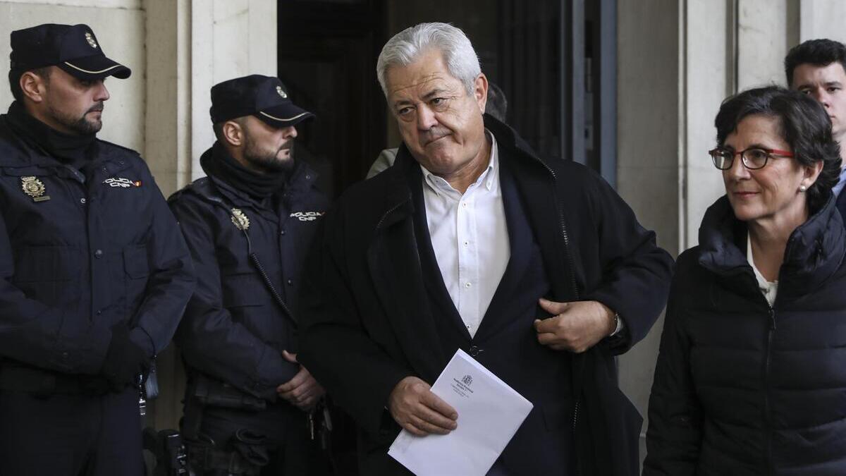 La familia del exconsejero socialista Vallejo también pide el indulto al Gobierno por los ERE