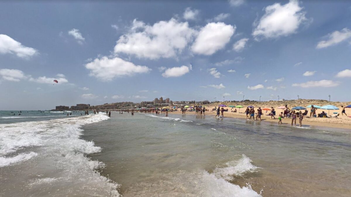 Un matrimonio holandés fallece ahogado cuando se bañaba en una playa de Torrevieja