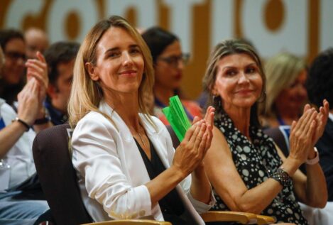 Álvarez de Toledo critica al PP por reunirse con Vox «en secreto» y luego querer sus votos