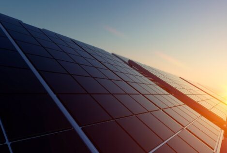 Las placas solares están de moda: cada día se conectan 30.300 paneles fotovoltaicos a la red