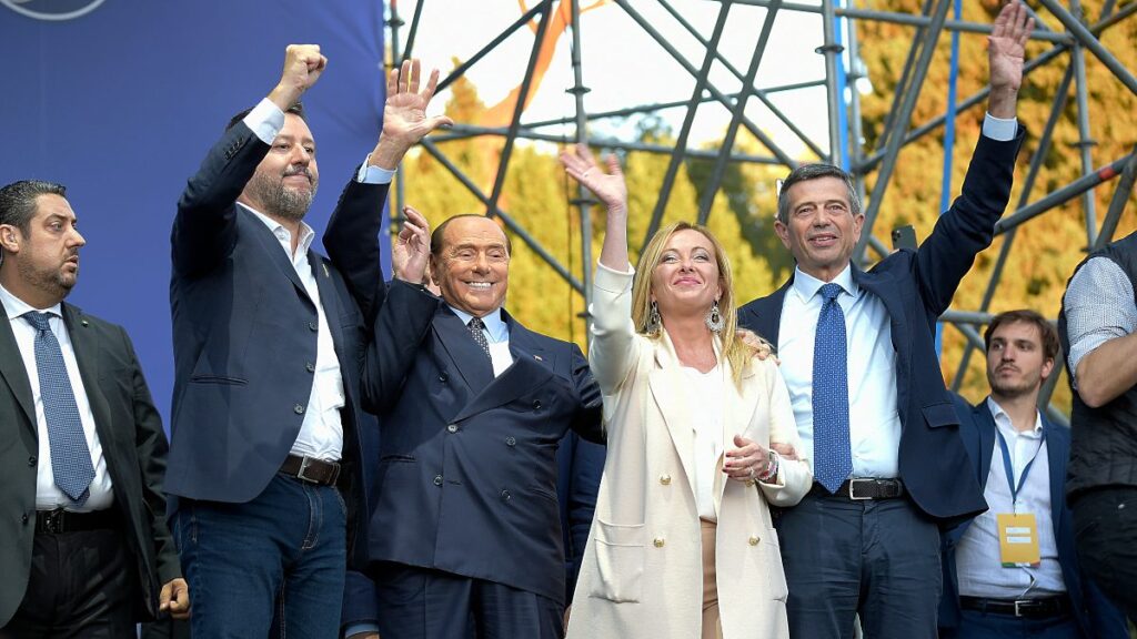 De izquierda a derecha: Matteo Salvini, Silvio Berlusconi, Giorgia Meloni y Maurizio Lupi , durante el evento ''Together for Italy''.