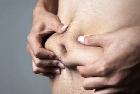 Dos trucos que funcionan para perder la grasa abdominal y acabar con la 'barriga de padre'
