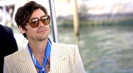 Harry Styles bromea sobre su 'escupitajo' a Chris Pine en su primer concierto tras Venecia