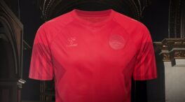 Hummel se hace 'invisible' en la camiseta de Dinamarca como crítica al Mundial de Catar