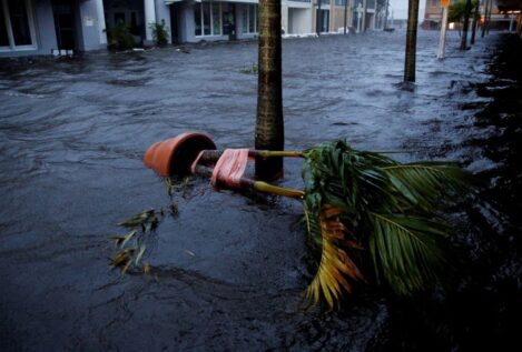 El huracán 'Ian' deja a dos millones de personas sin electricidad en Florida