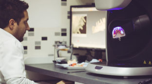 Así han revolucionado la tecnología 3D y la cirugía guiada de implantes la salud dental