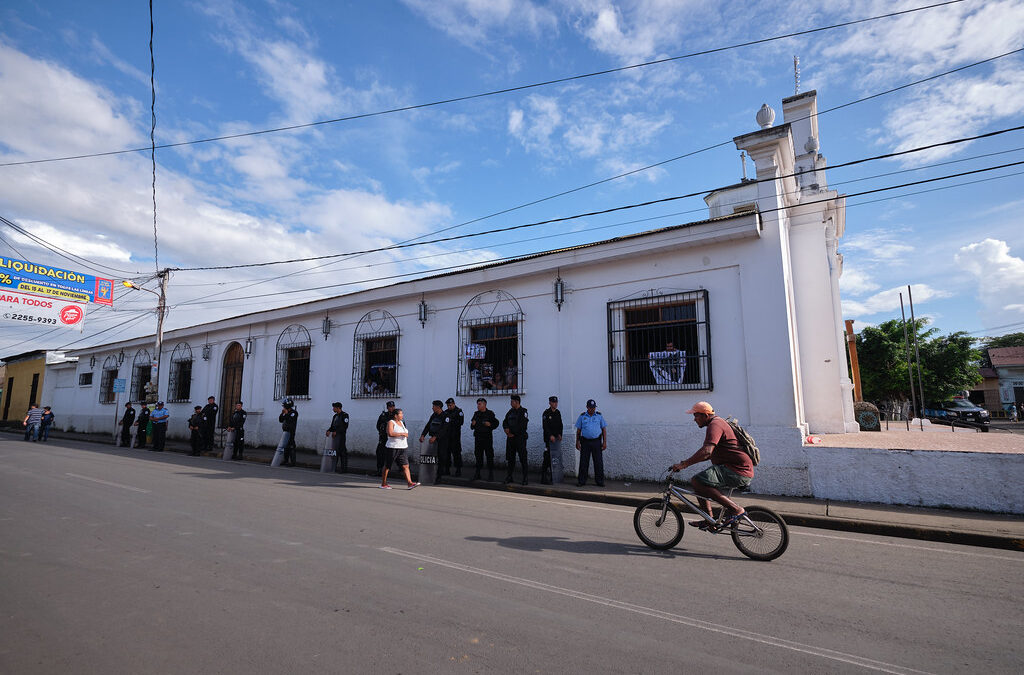 La Policía prohíbe procesiones católicas en una ciudad nicaragüense