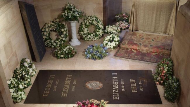 La Casa Real británica publica la primera imagen de la lápida de Isabel II