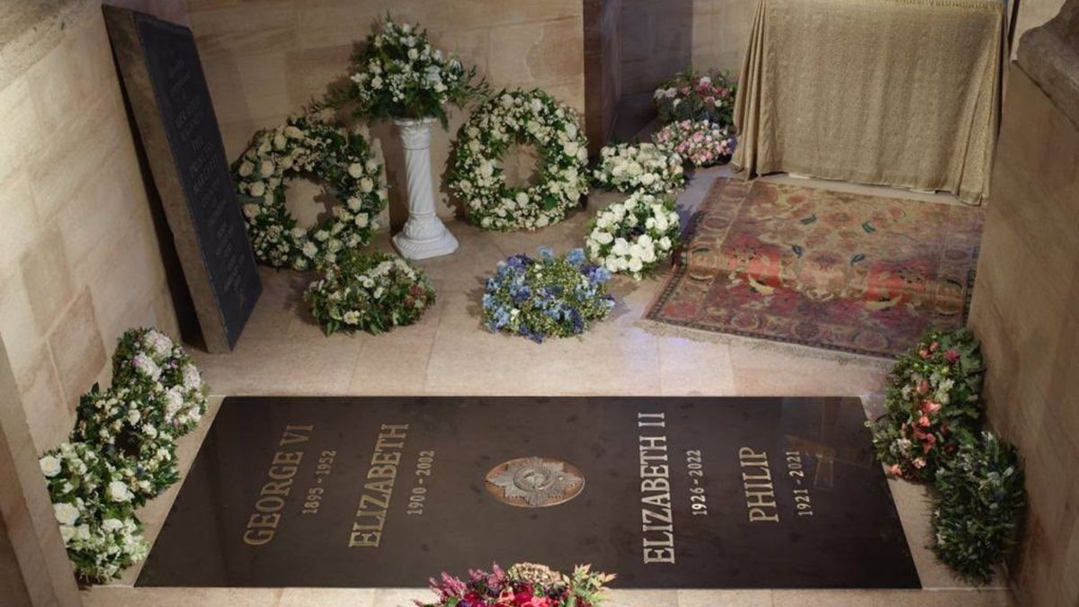 La Casa Real británica publica la primera imagen de la lápida de Isabel II