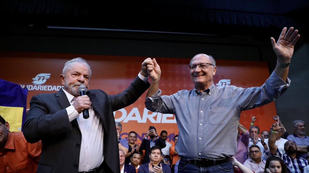 Lula se dispara en las encuestas y ya cuenta con 15 puntos de ventaja sobre Bolsonaro