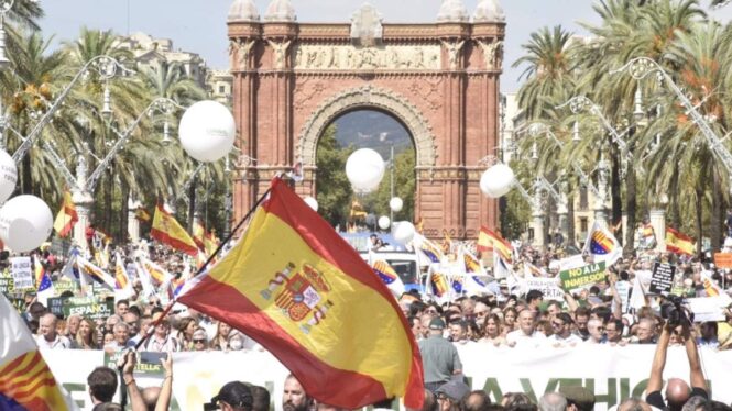 Baile de cifras en la marcha por el castellano en la escuela catalana: ¿2.800 o 120.000 asistentes?