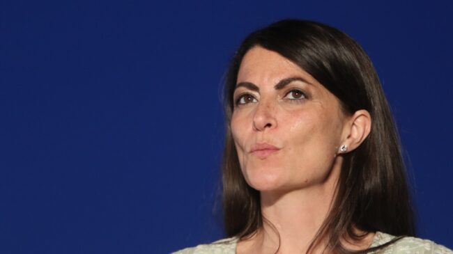 El asesor de Vox que insulta a Olona trabaja en el Parlament de Cataluña y ensalza a Hitler