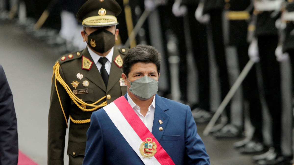Castillo recupera a su exministro de Exteriores tras ser cesado hace menos de 40 días