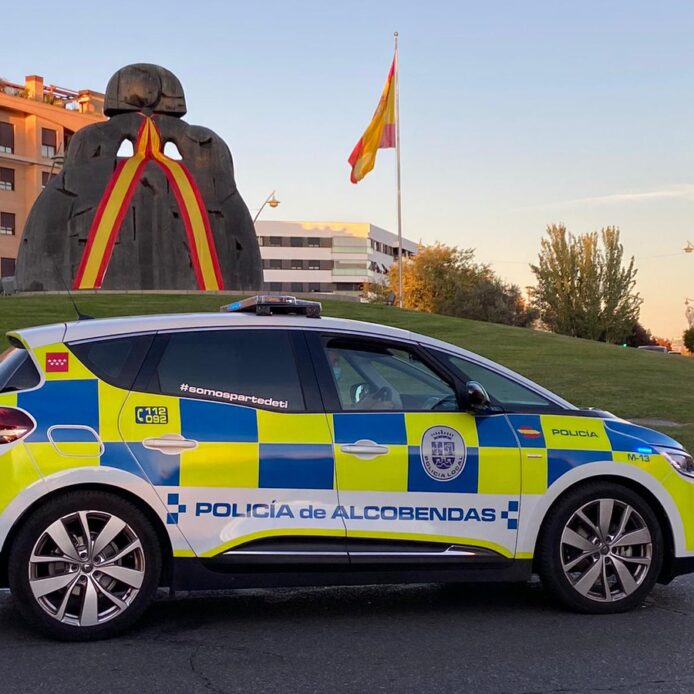 (VÍDEO) Reducido con una pistola táser tras intentar apuñalar a varios policías en Madrid