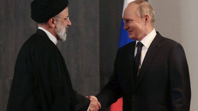Irán rechaza las sanciones contra Rusia y anuncia que "fortalecerá" sus lazos con Moscú