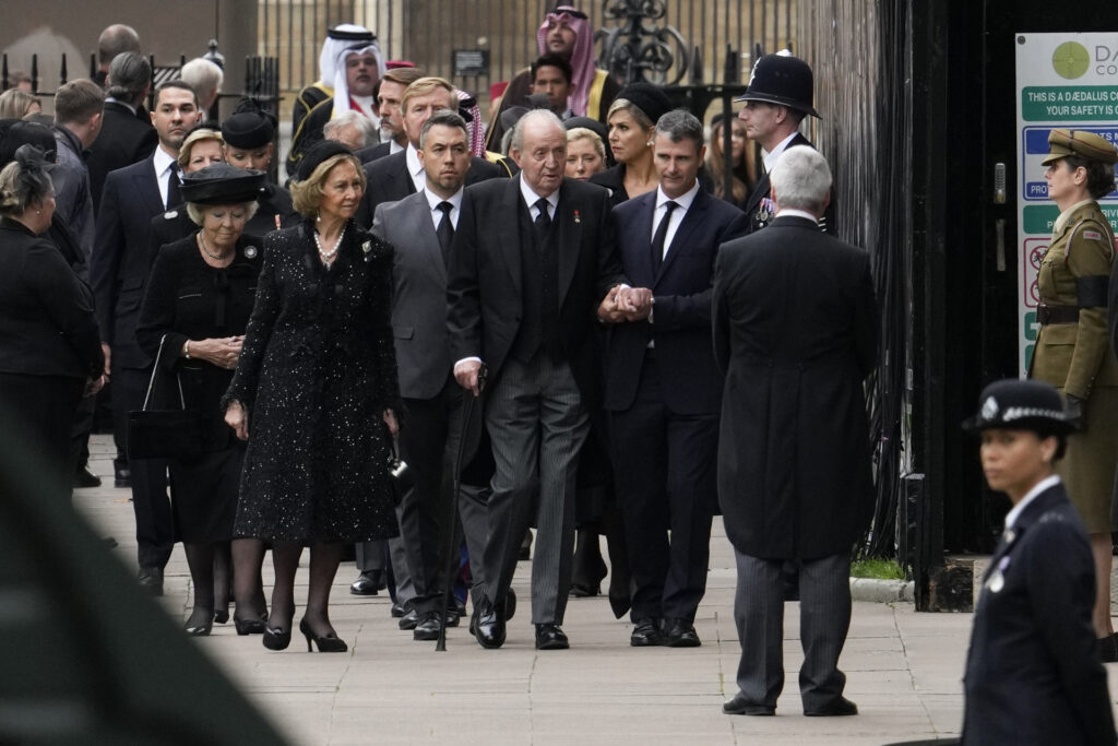 Los reyes eméritos acuden al funeral de la reina Isabel II