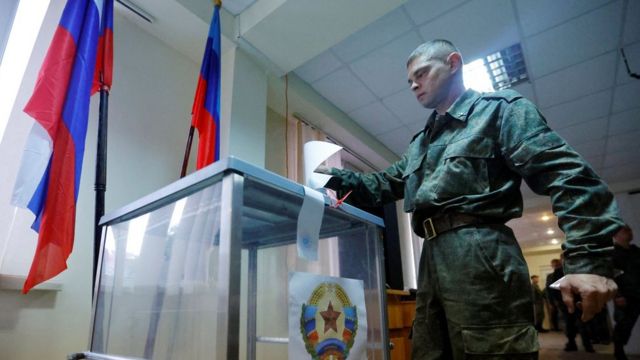 Comienza la última jornada de votación en los referendos para anexionar territorios ucranianos a Rusia