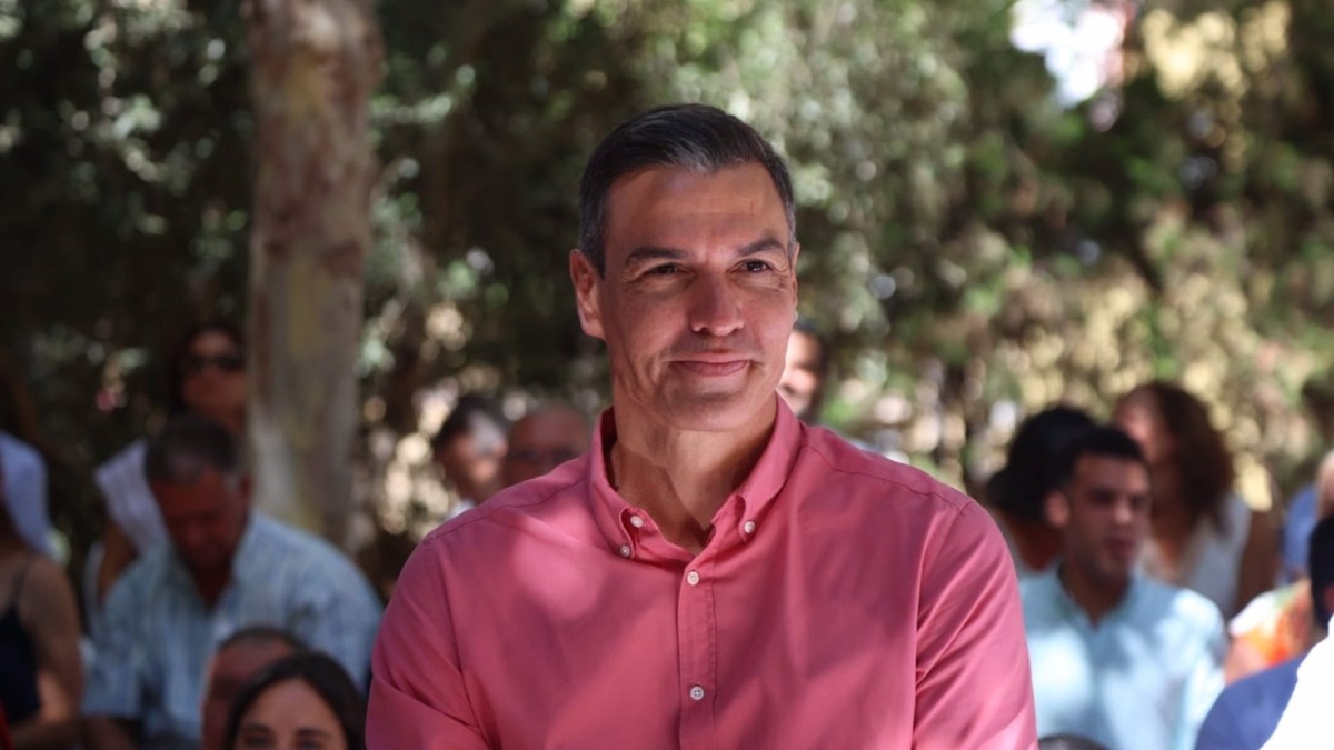 Sánchez acusa a las energéticas de «llevar de la mano al PP» para oponerse a sus medidas