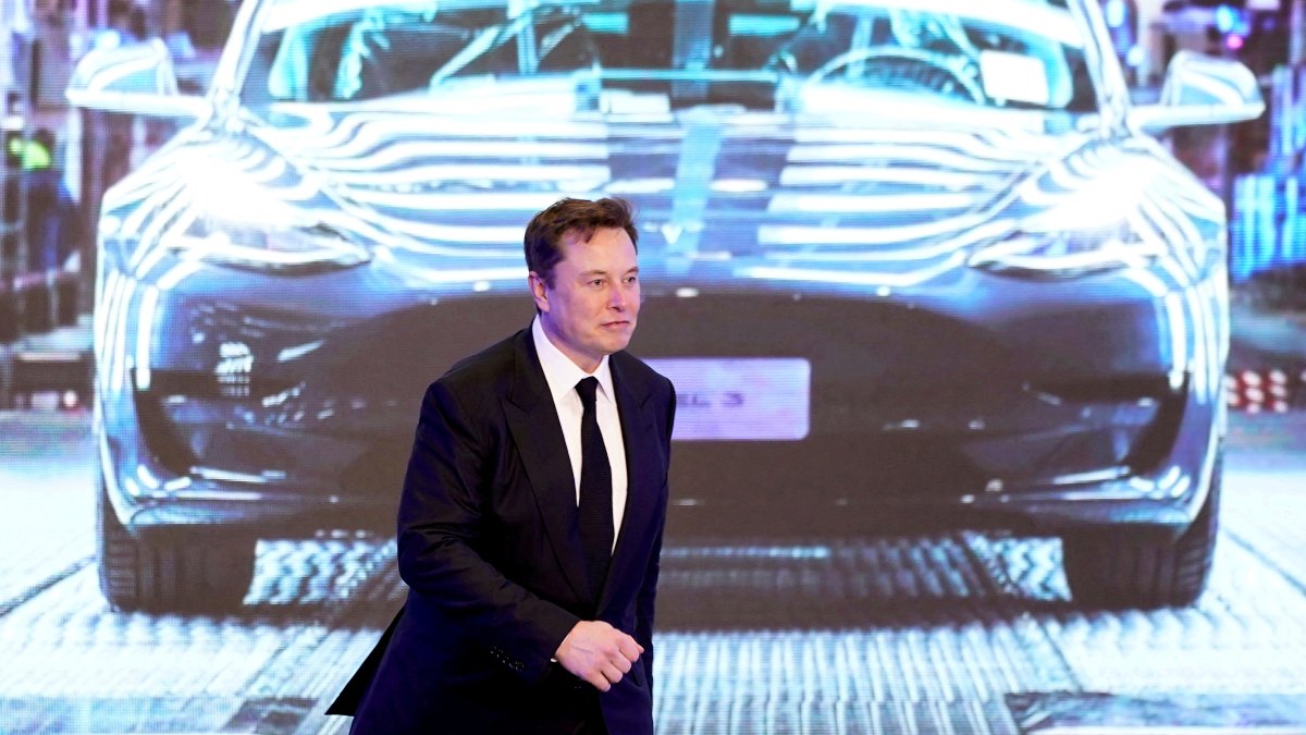 ¿Tiene alguna clase de lógica que Tesla pague a Elon Musk 56.000 millones de dólares?