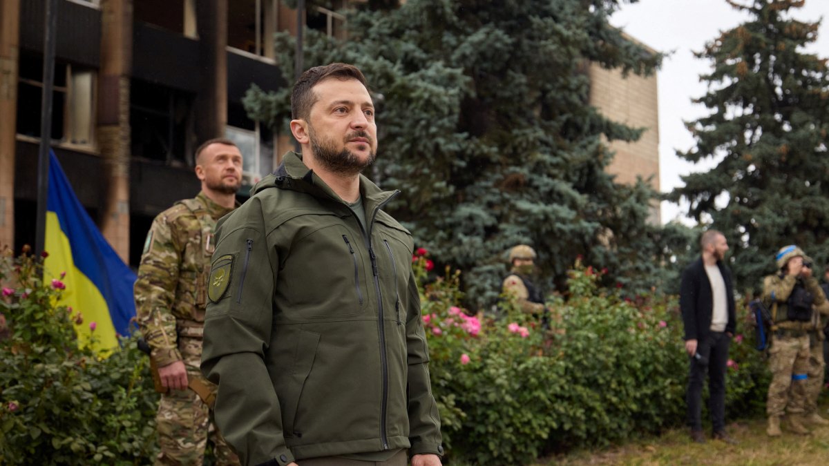 Zelenski sufre un accidente de tráfico mientras regresaba de las zonas liberadas de Rusia