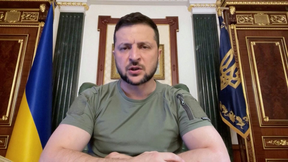 Zelenski reprocha a la OIEA que no haya exigido la desmilitarización de Zaporiyia