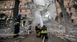 Noche de horror en Zaporiyia: una veintena de muertos tras un nuevo bombardeo