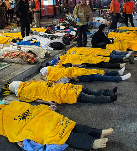 Tragedia en Seúl por una avalancha durante una fiesta de Halloween, en imágenes