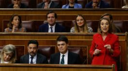 El PP acusa al Gobierno de "comprar voluntades" con los presupuestos y Sánchez presume de que protegen a la clase media