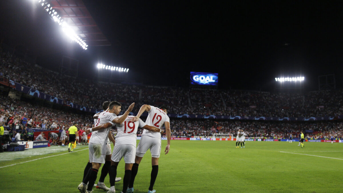 El Sevilla golea al Copenhague y se asegura la Europa League (3-0)