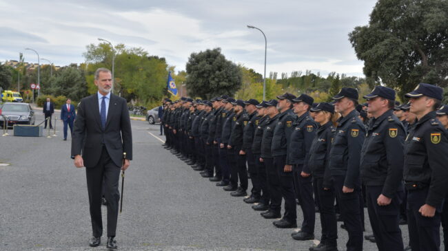 La Policía da el día libre a 2.200 agentes en un acto con el rey Felipe VI por falta de uniformes