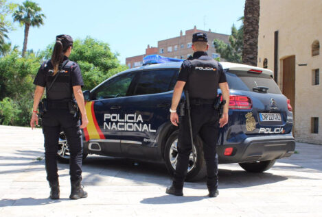 Un hombre se hace pasar por marine y estafa 835.000 euros a una mujer en Alicante
