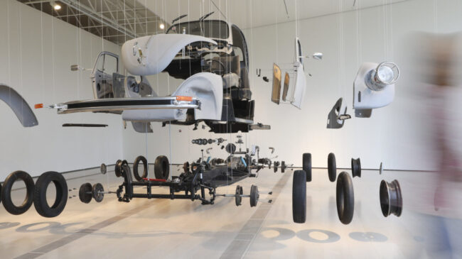 Damián Ortega expone en el Centro Botín de Santander