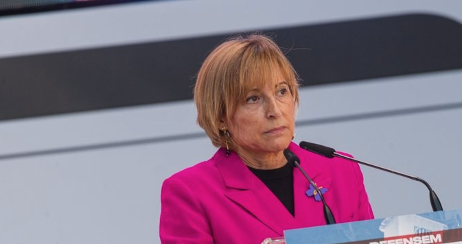 Silbidos y gritos de «traidora» contra Forcadell en su discurso por el aniversario del 1-O