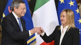 Draghi cede el poder a Meloni y se reúne casi hora y media con ella antes de despedirse del Gobierno