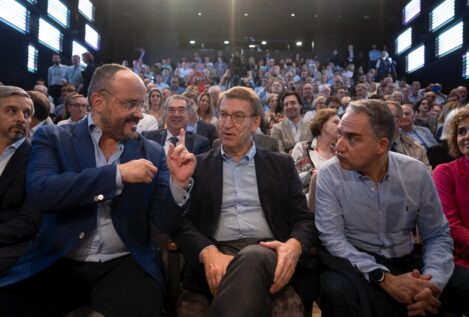 Feijóo pincha en Barcelona ante los problemas del PP con las candidaturas a las municipales