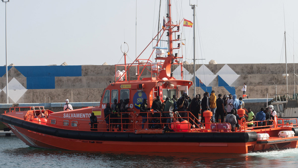 Cientos de inmigrantes arriban a las costas españolas en las últimas horas