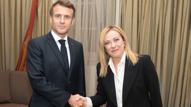 Macron visita a Meloni y ejemplifica la postura europeísta de la nueva primera ministra de Italia