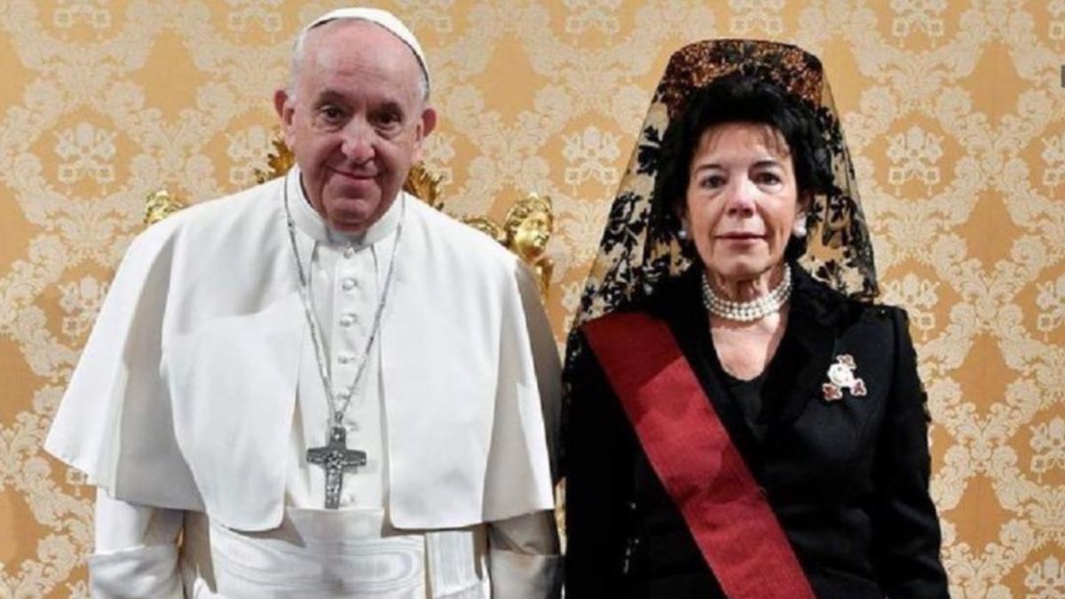 Celaá gasta 250.000 euros en la embajada ante la Santa Sede ante una posible visita del Papa