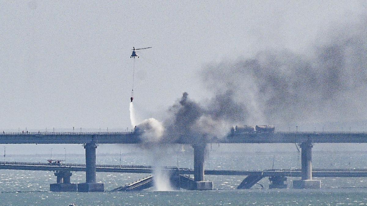 El camión que estalló en el puente de Crimea había recibido órdenes por Internet de transportar fertilizantes