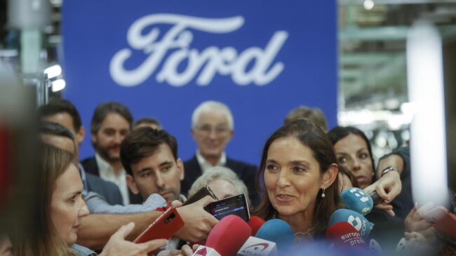 Reyes Maroto anuncia más inversiones para que Volkswagen siga adelante con su gigafactoría en Sagunto