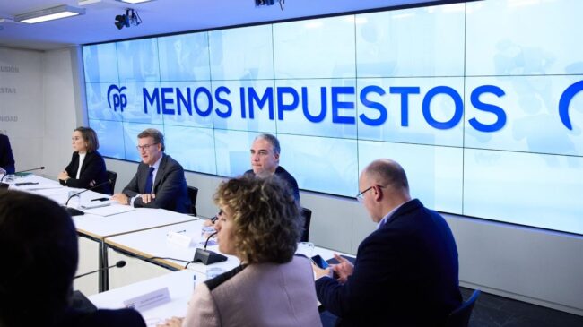 El PP exige a Sánchez que aclare si pactó incumplir el 25% de castellano con Aragonès