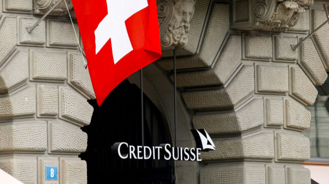 La cotización de Credit Suisse se desploma a mínimos históricos 