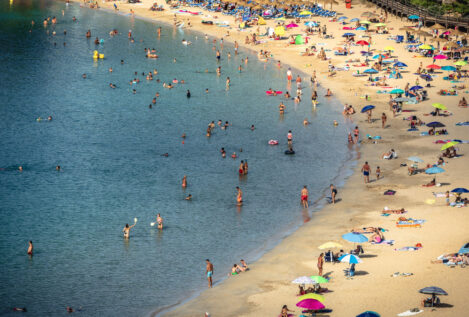 España recibió en agosto 8,8 millones de turistas, un 70% más que en 2021