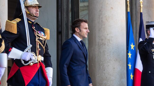 Macron disminuirá las ayudas a los países que no reciban a "inmigrantes peligrosos" repatriados por Francia: "El objetivo es expulsar al 100%"